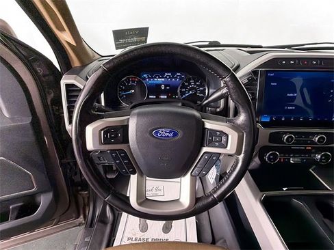 Used 2022 Ford F350 Lariat image 11