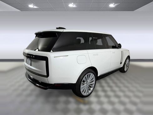 Certified 2026 Land Rover Range Rover SE image 9