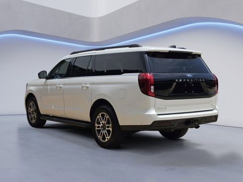 Used 2025 Ford Expedition Max Active RWD image 4
