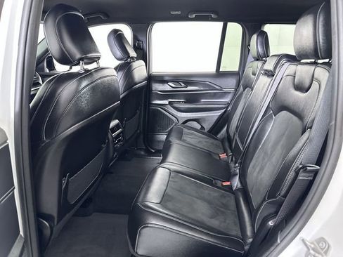 Used 2023 Jeep Grand Cherokee Altitude AWD/4WD image 26