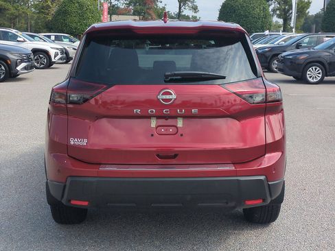 Used 2026 Nissan Rogue SV FWD image 4