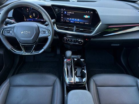 Used 2025 Chevrolet Trax RS w/ Sunroof Package image 15