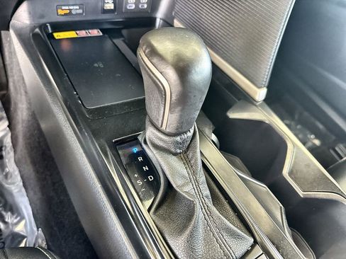 Used 2025 Toyota Camry SE image 8