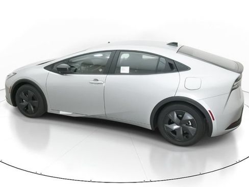 New 2026 Toyota Prius Plug-In Hybrid FWD image 3