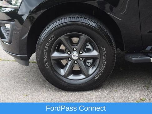 Used 2019 Ford Expedition XLT w/ Equipment Group 202A AWD/4WD image 28