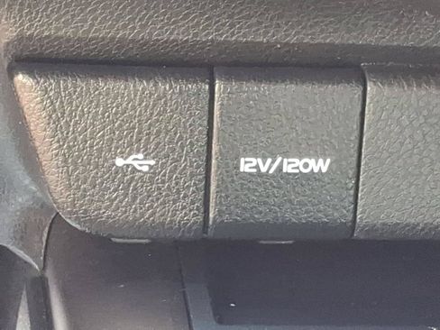 Used 2022 Toyota Camry SE FWD image 18