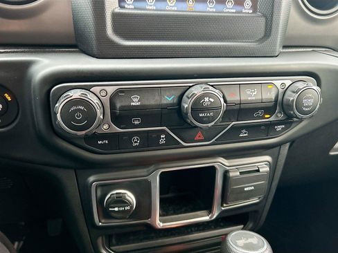 Used 2022 Jeep Wrangler Unlimited Sport AWD/4WD image 31