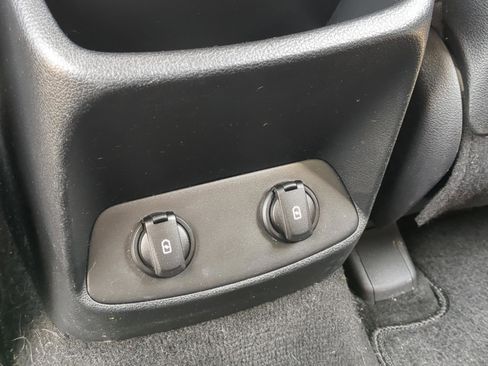 Used 2019 Hyundai Santa Fe SEL FWD image 21