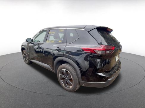 Used 2025 Nissan Rogue SV image 5