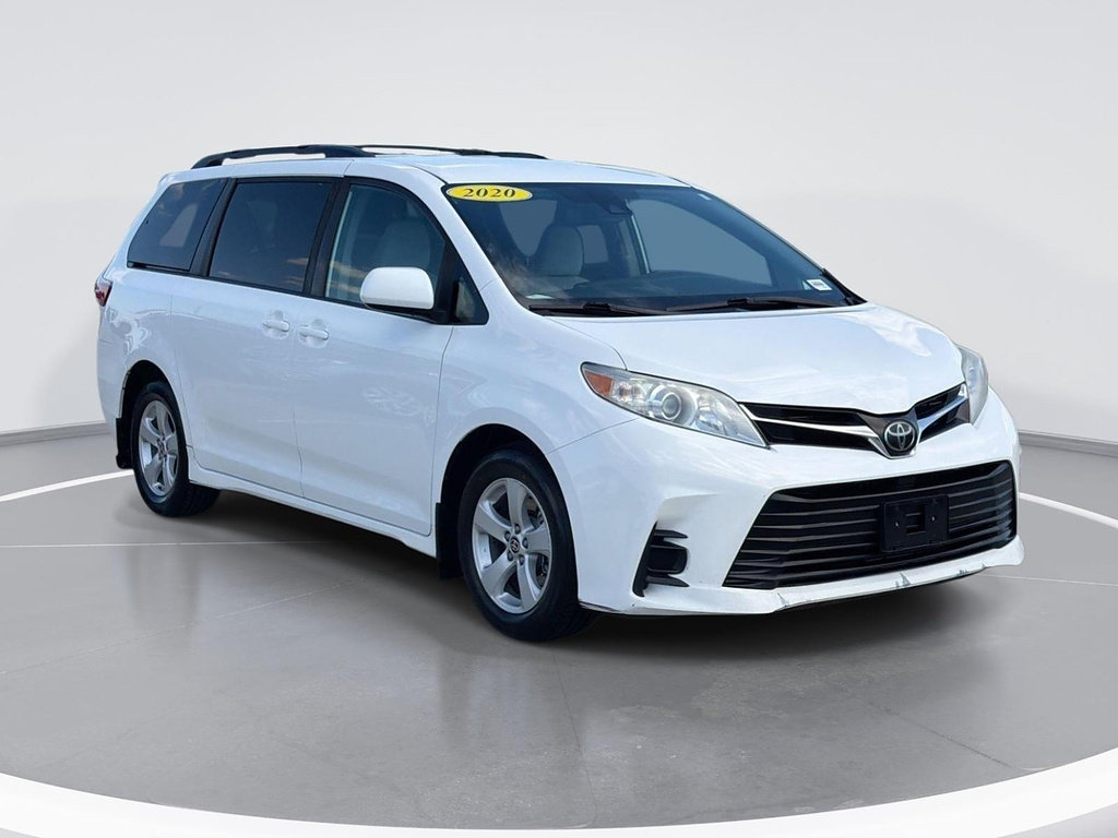 Used 2020 Toyota Sienna LE w/ Carpet Mat Package FWD image 1