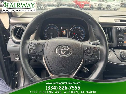 Used 2018 Toyota RAV4 XLE image 17
