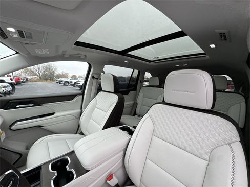 New 2026 GMC Acadia Denali w/ Super Cruise Package image 22