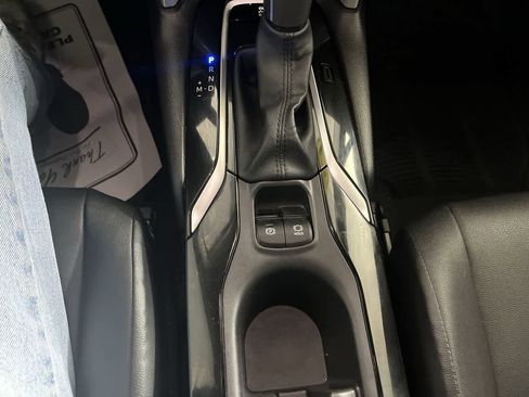 Used 2025 Toyota Corolla Cross XLE image 22