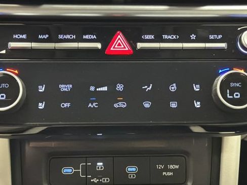 Used 2025 Hyundai Tucson Limited AWD/4WD image 18