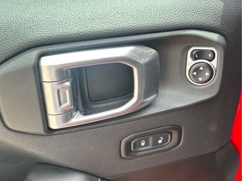 Used 2024 Jeep Wrangler Sahara image 24