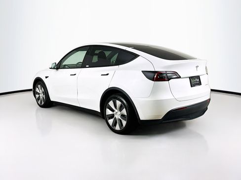 Used 2022 Tesla Model Y Long Range image 5