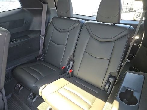 Used 2024 Cadillac XT6 Premium Luxury AWD/4WD image 15