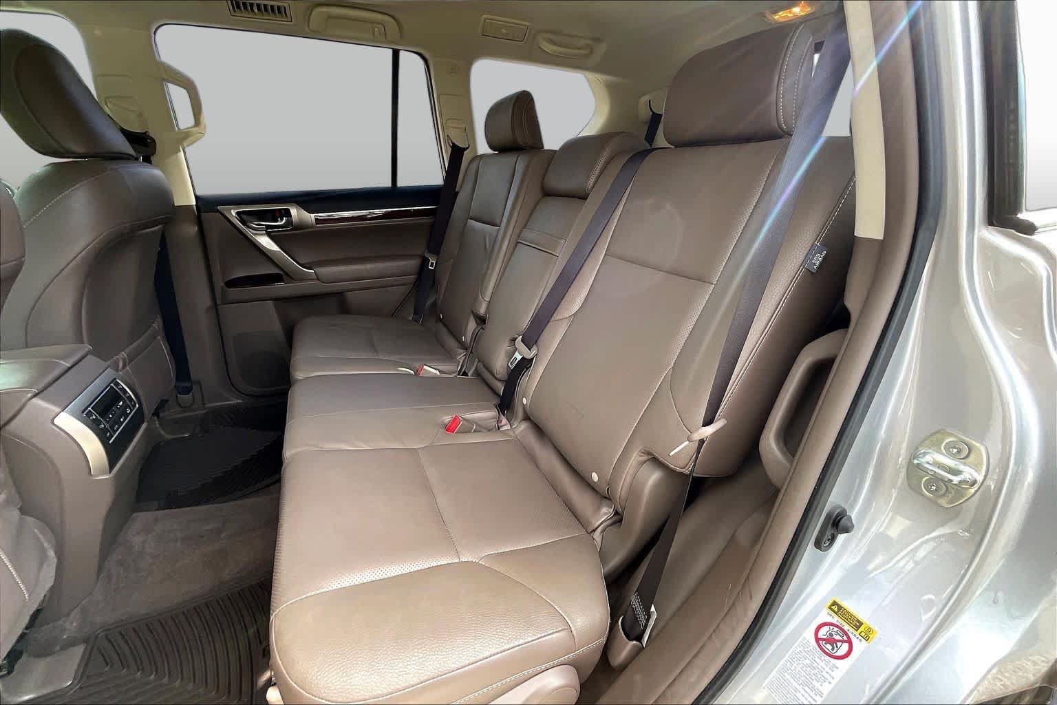 Used 2018 Lexus GX 460 Premium w/ Premium Package AWD/4WD image 20