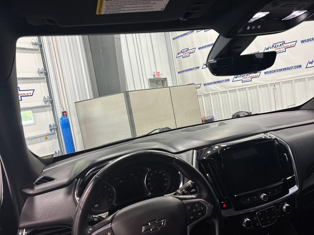 Used 2022 Chevrolet Traverse RS w/ LPO, Floor Liner Package FWD image 2