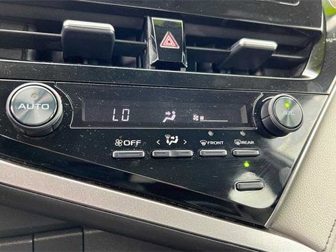 Certified 2021 Toyota Camry SE FWD image 22