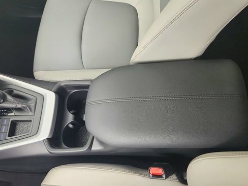 Used 2021 Toyota RAV4 XLE Premium FWD image 15