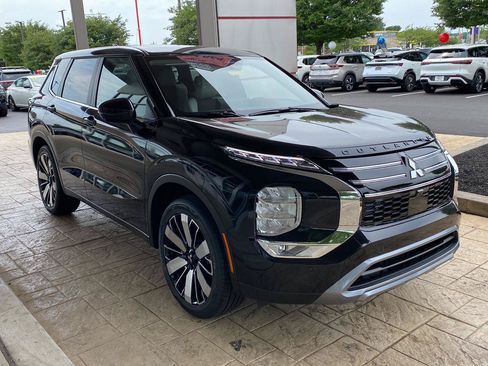 New 2026 Mitsubishi Outlander SE FWD image 3