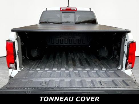 Used 2024 Chevrolet Colorado ZR2 AWD/4WD image 7