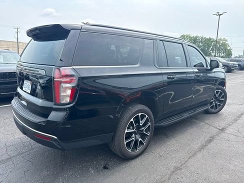 Used 2022 Chevrolet Suburban RST w/ Luxury Package AWD/4WD image 4