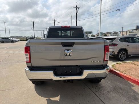 Used 2024 RAM 2500 Tradesman w/ Chrome Appearance Group AWD/4WD image 9