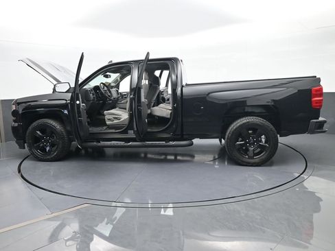 Used 2018 Chevrolet Silverado 1500 Custom w/ Custom Value Package image 59