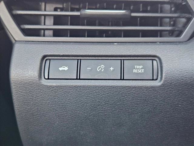 Used 2025 Nissan Altima 2.5 SV FWD image 13