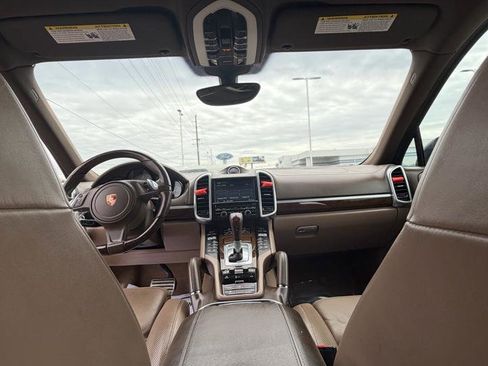 Used 2014 Porsche Cayenne S image 27