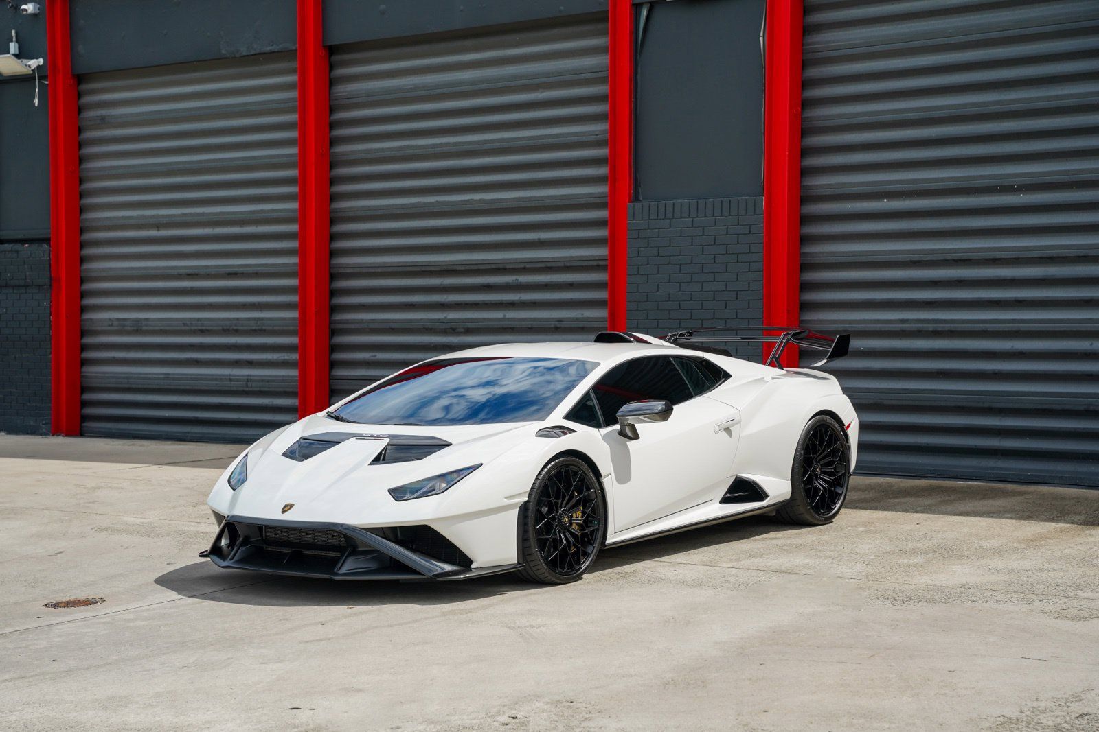 Used 2023 Lamborghini Huracan STO RWD image 1