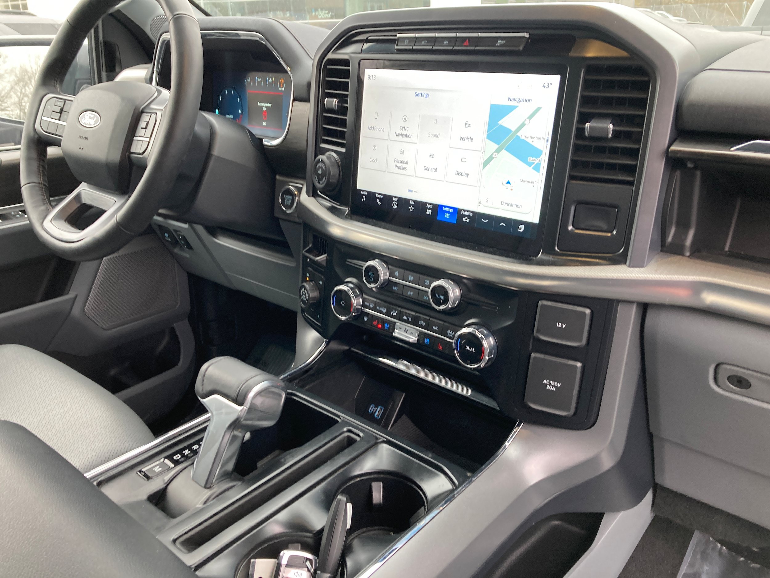 Used 2024 Ford F150 Lariat w/ Bed Utility Package AWD/4WD image 18
