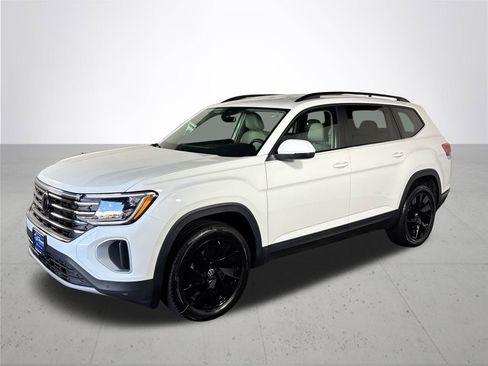 New 2025 Volkswagen Atlas SE image 2