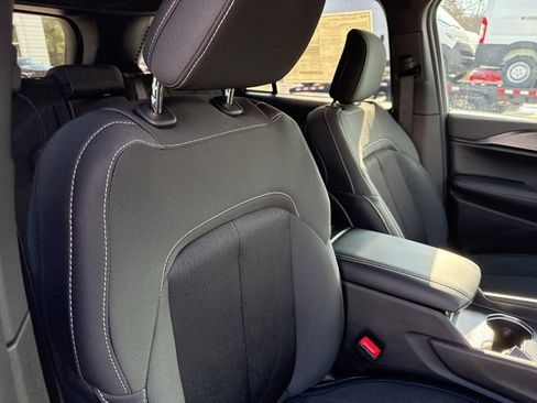 New 2025 Jeep Grand Cherokee Laredo X w/ Luxury Tech Group I image 34