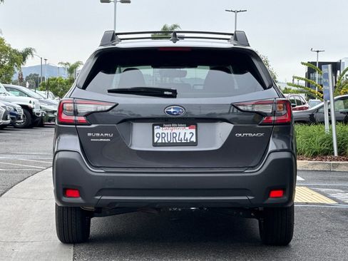 Certified 2025 Subaru Outback Premium image 5