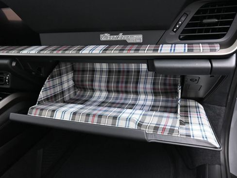Certified 2025 Porsche 911 Turbo AWD/4WD image 33