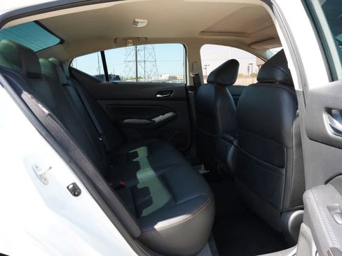 Used 2019 Nissan Altima 2.5 SR w/ SR Premium Package image 23