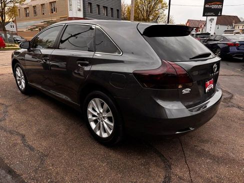 Used 2014 Toyota Venza LE image 4