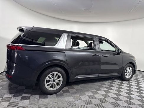 Used 2024 Kia Carnival LX FWD image 7