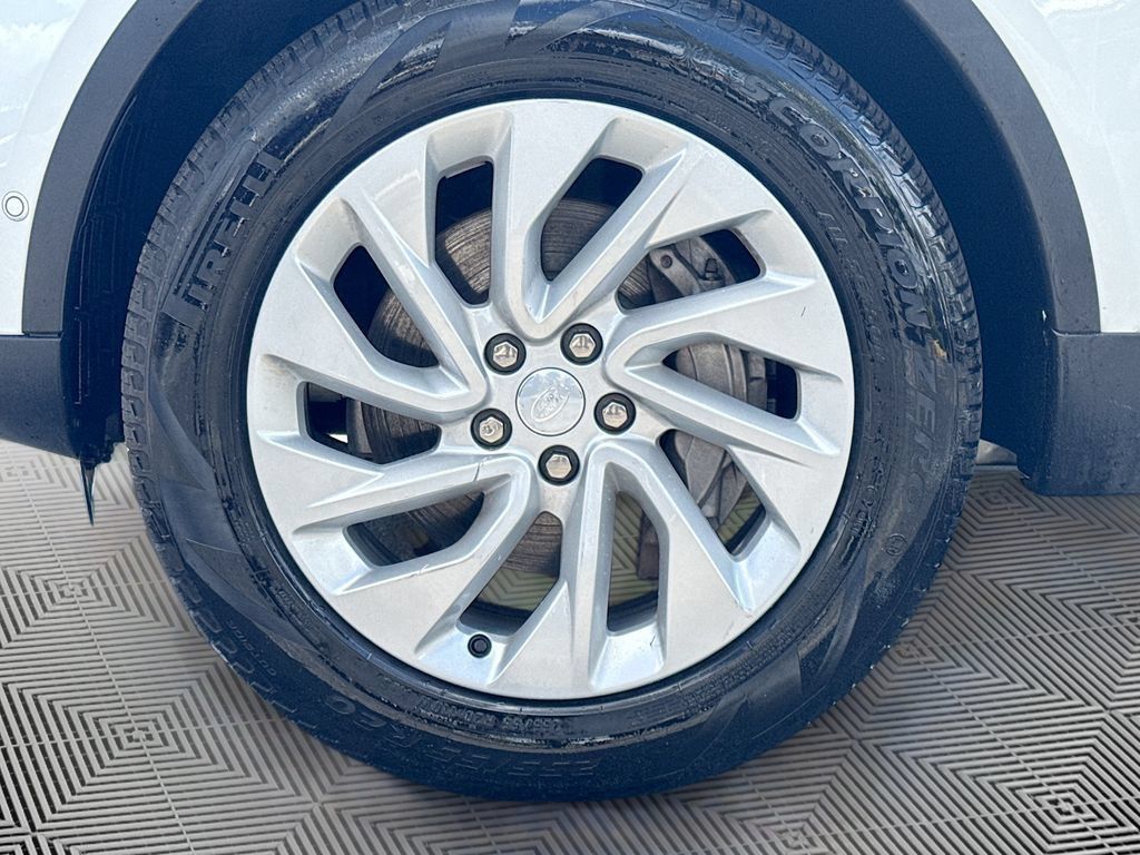 Used 2025 Land Rover Discovery S AWD/4WD image 34