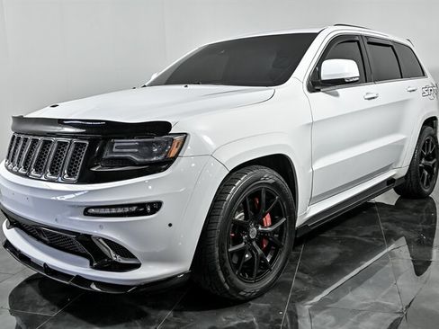 Used 2014 Jeep Grand Cherokee SRT8 w/ Luxury Group II AWD/4WD image 5