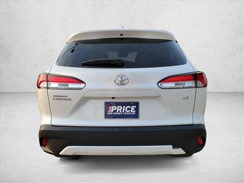 Used 2024 Toyota Corolla Cross LE FWD image 6