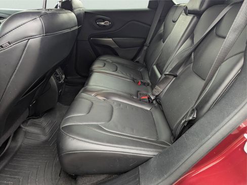 Used 2020 Jeep Cherokee Limited image 14