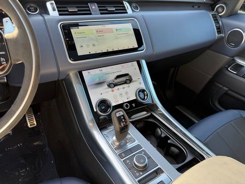 Used 2021 Land Rover Range Rover Sport HST image 19