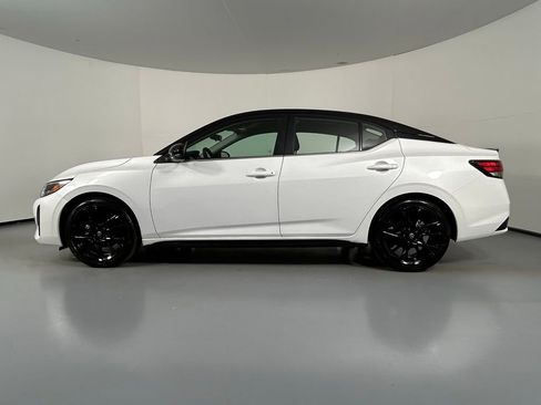 Used 2025 Nissan Sentra SR w/ Midnight Edition FWD image 4