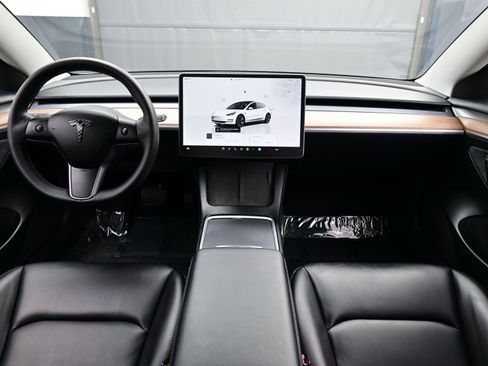 Used 2023 Tesla Model 3 Standard Range image 16