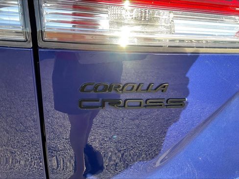 Used 2023 Toyota Corolla Cross AWD Hybrid w/ Moonroof Package image 31