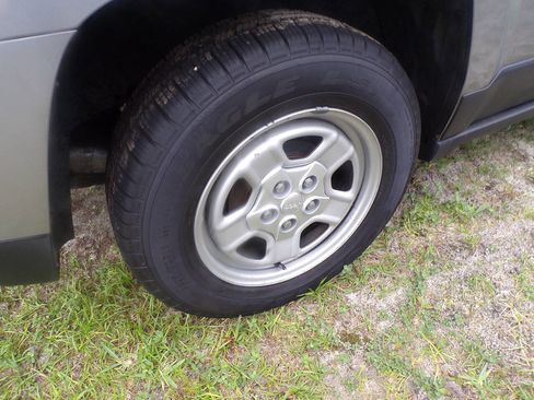 Used 2014 Jeep Patriot Sport w/ Power Value Group image 15